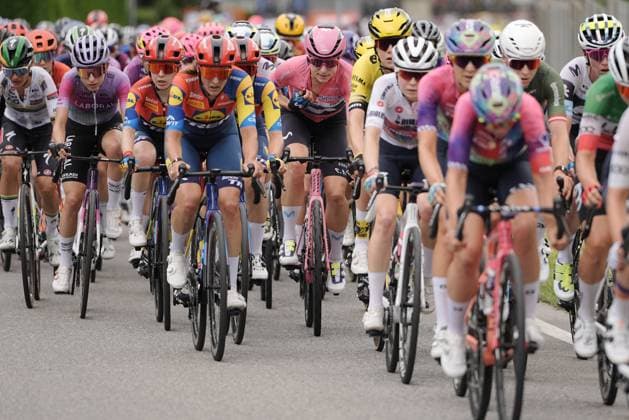 Marlen Reusser (Movistar Team) Pink jersey during the 2nd stage of the Giro d™Italia Women, from Clusone to Aprica, Italy Monday, July 07, 2025. - cycling .  Copyright: xMarcoxAlpozzi Lapressex