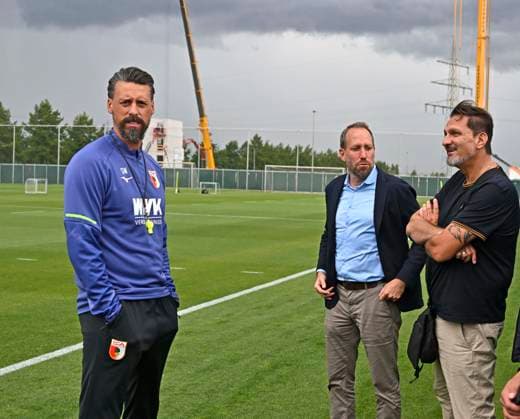 07.07.2025, Fussball 1. Bundesliga 2025 2026, Trainingsauftakt FC Augsburg, Auftakttraining an der WWK-Arena Augsburg, Trainer Sandro Wagner (FC Augsburg) und Präsident Markus Krapf (FC Augsburg)