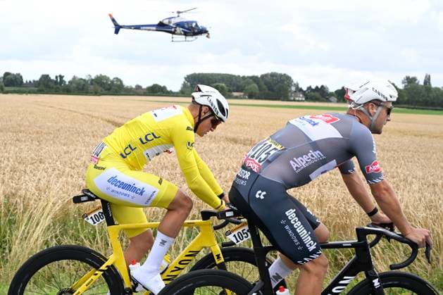Tour de France 2025 Stage 3 DUINKERKE, FRANCE - JULY 07 : Rickaert Jonas (BEL) of Alpecin - Deceuninck, Van der Poel Mathieu (NED) of Alpecin - Deceuninck during stage 3 of the 112th edition of Tour de France an UCI World Tour 2.UWT cycling road race stage for Men Elite of 178 km with start in Valenciennes and finish in Duinkerke on July 7, 2025 in Duinkerke, France, 07 07 2025 ( Motordriver Kenny Verfaillie - Duinkerke France  Copyright: xJanxDexMeuleneirx