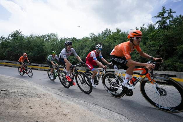 (250707) -- XINING, July 7, 2025 -- Cyclists compete during Stage 2 of the Tour of Magnificent Qinghai International Road cycling, Rad, Radsport, Strasse Race from Duoba to Huzhu, northwest China s Qinghai Province, July 7, 2025. ) (SP)CHINA-QINGHAI-CYCLING-TOUR OF MAGNIFICENT QINGHAI-STAGE 2 (CN) QixZhiyue 