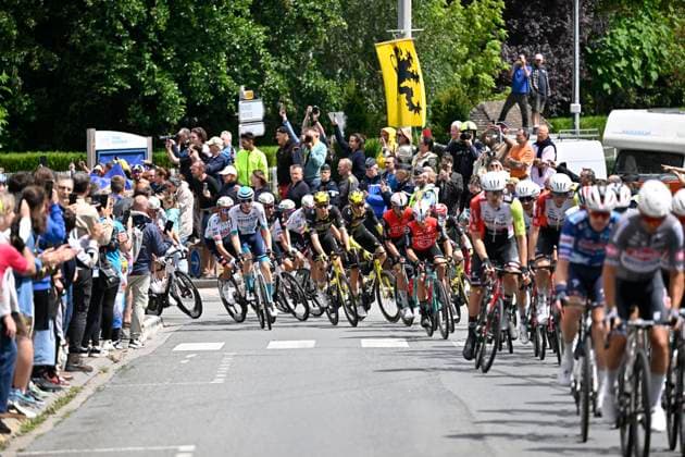 Tour de France 2025 Stage 3 DUINKERKE, FRANCE - JULY 07 : illustration picture of the riders during stage 3 of the 112th edition of Tour de France an UCI World Tour 2.UWT cycling road race stage for Men Elite of 178 km with start in Valenciennes and finish in Duinkerke on July 7, 2025 in Duinkerke, France, 07 07 2025 ( Motordriver Kenny Verfaillie - Duinkerke France  Copyright: xJanxDexMeuleneirx