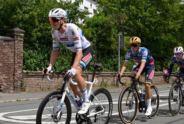 Tour de France 2025 Stage 3 DUINKERKE, FRANCE - JULY 07 : Merlier Tim (BEL) of Soudal Quick-Step, Evenepoel Remco (BEL) of Soudal Quick-Step during stage 3 of the 112th edition of Tour de France an UCI World Tour 2.UWT cycling road race stage for Men Elite of 178 km with start in Valenciennes and finish in Duinkerke on July 7, 2025 in Duinkerke, France, 07 07 2025 ( Motordriver Kenny Verfaillie - Duinkerke France  Copyright: xJanxDexMeuleneirx