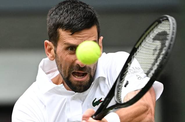 (250707) -- LONDON, July 7, 2025 -- Novak Djokovic hits a return during the men s singles fourth round match between Novak Djokovic of Serbia and Alex de Minaur of Australia at the Wimbledon Tennis Championships in London, Britain, July 7, 2025. ) (SP)BRITAIN-LONDON-TENNIS-WIMBLEDON-MEN S SINGLES LixYing 
