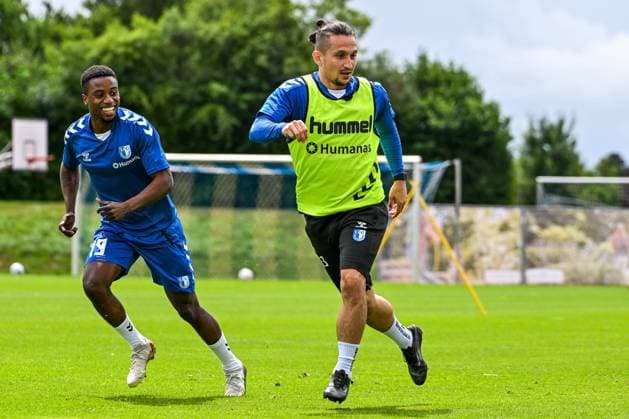GER, 2. BL, 1. FC Magdeburg, Trainingslager in Bad Wörishofen 07.07.2025, Stadion Am Unteren Hart, Bad Wörishofen, GER, 2. BL, 1. FC Magdeburg, Trainingslager in Bad Wörishofen, im Bild Lubambo Musonda (Magdeburg, 19), Baris Atik (Magdeburg, 23)