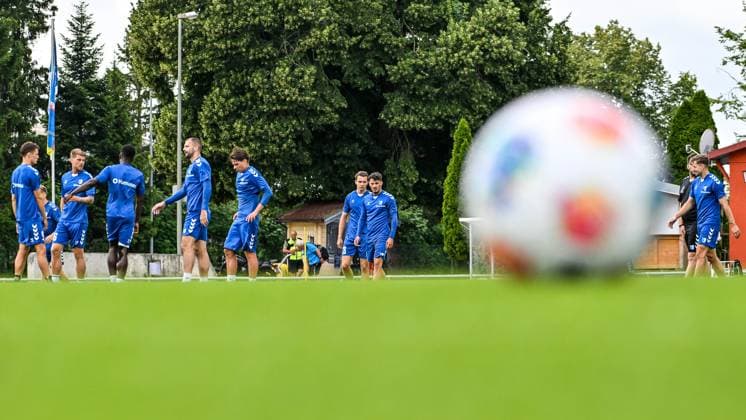 GER, 2. BL, 1. FC Magdeburg, Trainingslager in Bad Wörishofen 07.07.2025, Stadion Am Unteren Hart, Bad Wörishofen, GER, 2. BL, 1. FC Magdeburg, Trainingslager in Bad Wörishofen, im Bild eine Gruppe von Spieler