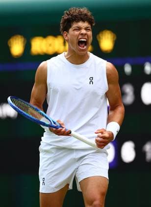 Ben Shelton during his Round of 16 Match Wimbledon Tennis Championships, Day 8, The All England Lawn Tennis and Croquet Club, London, UK - 07 Jul 2025London The All England Lawn Tennis and United Kingdom  Copyright: xJamesxMarsh Shutterstockx 15387973dp