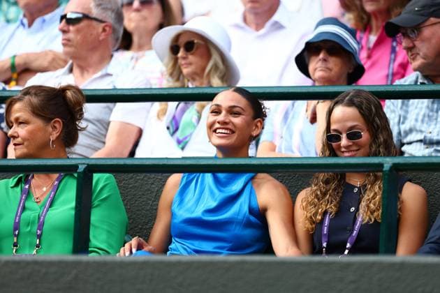 Trinity Rodman watches Ben Shelton with his mother Lisa Shelton during his Round of 16 Match Wimbledon Tennis Championships, Day 8, The All England Lawn Tennis and Croquet Club, London, UK - 07 Jul 2025London The All England Lawn Tennis and United Kingdom  Copyright: xJamesxMarsh Shutterstockx 15387973dv