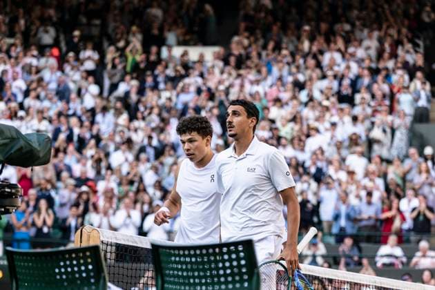 Ben Shelton and Lorenzo Sonego at the net after their Wimbledon 2025 Men?s Singles Round of 16 tennis match at the All England Tennis Club in London, England (Richard Callis SPP) Copyright: xRichardxCallis SPPx spp-en-RiCa-SPP25_rica_07jul25_21825