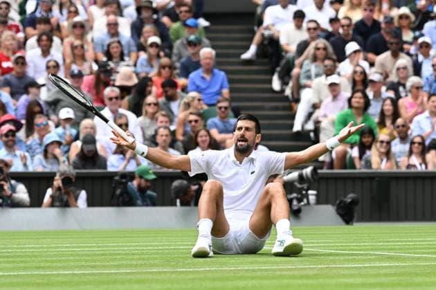 Wimbledon 2025 Day 8, Alex de Minaur v Novak Djokovic Wimbledon Championships 2025 Day 8, 07 07 25 Gentlemens Singles - Round of 16 Centre Court Alex de Minaur v Novak Djokovic Novak Djokovic in action.  Copyright: xMarcxAspland ThexTimesx NINTCHDBPICT001008243085