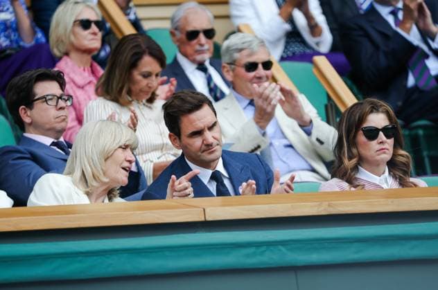 Wimbledon 2025 Day 8, Alex de Minaur v Novak Djokovic Wimbledon Championships 2025 Day 8, 07 07 25 Gentlemens Singles - Round of 16 Centre Court Alex de Minaur v Novak Djokovic Sue Barker, Roger Federer and Mirka Federer in the Royal Box  Copyright: xMarcxAspland ThexTimesx NINTCHDBPICT001008254646