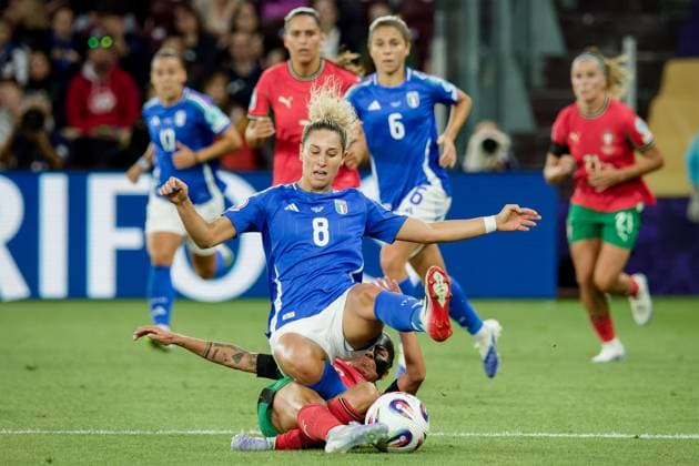 Zurich, Switzerland, July 7th 2025: Emma Severini (8 Italy) and Ana Borges (9 Portugal) in action during the UEFA Womens EURO 2025 Group B match between Portugal and Italy at Stade de Geneve in Geneva, Switzerland. (Pedro Porru SheKicks SPP)  Copyright: xPedroxPorrux xSheKicksx xSPPx spp-en-PePoSh-4F8A2232_DxO