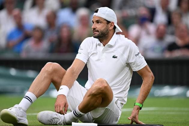Grigor Dimitrov goes down injured when leading 2 sets to 0 during his Wimbledon 2025 Men?s Singles Round of 16 tennis match against Jannik Sinner at the All England Tennis Club in London, England (Richard Callis Sports Press Photo SPP) Copyright: xRichardxCallis SportsxPressxPhotox xSPPx spp-en-RiCaPrPh-SPP25_rica_07jul25_21910