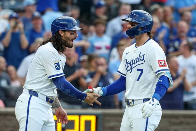 July 7, 2025: Kansas City Royals shortstop Bobby Witt Jr. (7) and second baseman Jonathan India (6) celebrate Witt s two run home run during the fourth inning against the Pittsburgh Pirates at Kauffman Stadium in Kansas City, MO. CSM Kansas City United States of America - ZUMAc04_ 20250707_zma_c04_045 Copyright: xDavidxSmithx