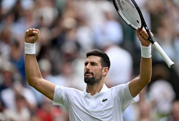 (250708) -- LONDON, July 8, 2025 -- Novak Djokovic celebrates after the men s singles round of 16 match between Novak Djokovic of Serbia and Alex De Minaur of Australia at the Wimbledon Tennis Championships in London, Britain, July 7, 2025. ) (SP)BRITAIN-LONDON-TENNIS-WIMBLEDON-MEN S SINGLES LixYing 