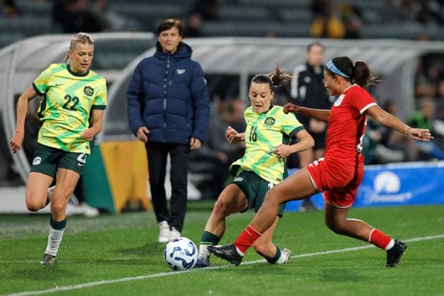 SOCCER AUSTRALIA PANAMA, Hayley Raso of Australia is tackled by Hilary Jaen of Panama during Game 2 of the Women s International Friendlies soccer match between Australia and Panama at HBF Park in Perth, Tuesday, July 8, 2025. ( NO ARCHIVING, EDITORIAL USE ONLY PERTH WESTERN AUSTRALIA AUSTRALIA  Copyright: xRICHARDxWAINWRIGHTx 20250708144865841166