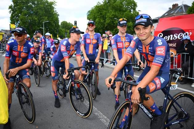 Tour de France 2025 Stage 4 ROUEN, FRANCE - JULY 08 : Bittner Pavel (CZE) of Team Picnic PostNL during stage 4 of the 112th edition of Tour de France an UCI World Tour 2.UWT cycling road race stage for Men Elite of 173 km with start in Amiens Metropole and finish in Rouen on July 8, 2025 in Rouen, France, 08 07 2025 ( Motordriver Kenny Verfaillie - Rouen France  Copyright: xVincentxKalutx