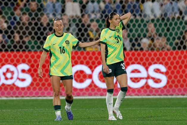 SOCCER AUSTRALIA PANAMA, Hayley Raso and Jessika Nash of Australia react after a goal by Erika Arauz of Panama during Game 2 of the Women s International Friendlies soccer match between Australia and Panama at HBF Park in Perth, Tuesday, July 8, 2025. ( NO ARCHIVING, EDITORIAL USE ONLY PERTH WESTERN AUSTRALIA AUSTRALIA  Copyright: xRICHARDxWAINWRIGHTx 20250708142255099456