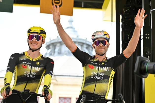 Tour de France 2025 Stage 4 ROUEN, FRANCE - JULY 08 : Jorgenson Matteo (USA) of Team Visma Lease a Bike, Van Aert Wout (BEL) of Team Visma Lease a Bike during stage 4 of the 112th edition of Tour de France an UCI World Tour 2.UWT cycling road race stage for Men Elite of 173 km with start in Amiens Metropole and finish in Rouen on July 8, 2025 in Rouen, France, 08 07 2025 ( Motordriver Kenny Verfaillie - Rouen France  Copyright: xJanxDexMeuleneirx
