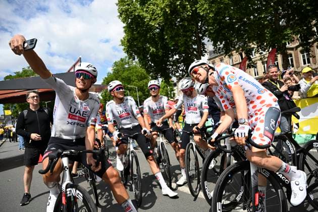 Tour de France 2025 Stage 4 ROUEN, FRANCE - JULY 08 : Politt Nils (GER) of UAE Team Emirates, Wellens Tim (BEL) of UAE Team Emirates during stage 4 of the 112th edition of Tour de France an UCI World Tour 2.UWT cycling road race stage for Men Elite of 173 km with start in Amiens Metropole and finish in Rouen on July 8, 2025 in Rouen, France, 08 07 2025 ( Motordriver Kenny Verfaillie - Rouen France  Copyright: xJanxDexMeuleneirx