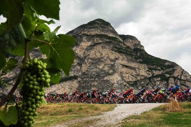 The pack rides during the 3rd stage of the Giro d™Italia Women, from Vezza d™Oglio to Trento, Italy Tuesday, July 08, 2025. - cycling .  Copyright: xAlessandroxGarofalo LaPressex