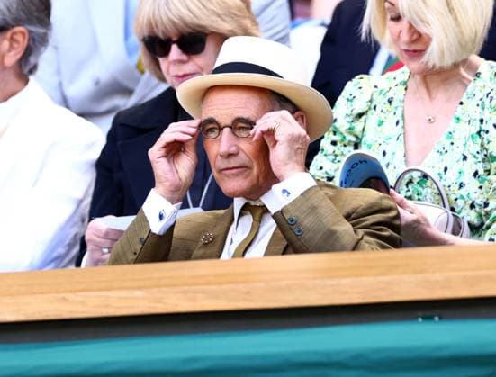 Mark Rylance in the Royal Box on Centre Court Wimbledon Tennis Championships, Day 9, The All England Lawn Tennis and Croquet Club, London, UK - 08 Jul 2025London The All England Lawn Tennis and United Kingdom  Copyright: xJamesxMarsh Shutterstockx 15389336e
