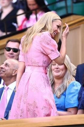 Katherine Jenkins in the Royal Box on Centre Court Wimbledon Tennis Championships, Day 9, The All England Lawn Tennis and Croquet Club, London, UK - 08 Jul 2025London The All England Lawn Tennis and United Kingdom  Copyright: xJamesxMarsh Shutterstockx 15389336h