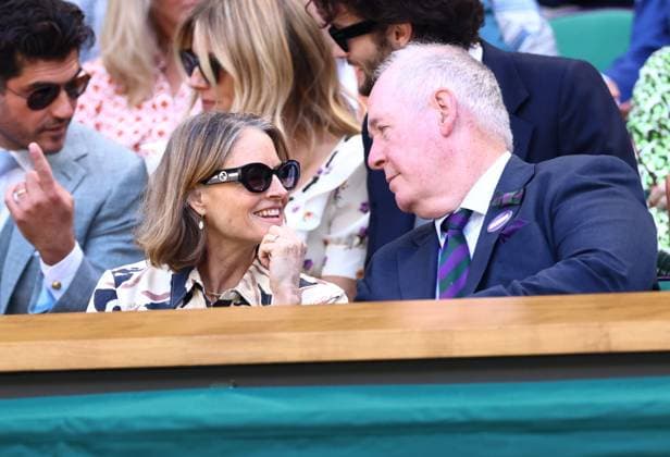 Jodie Foster in the Royal Box on Centre Court Wimbledon Tennis Championships, Day 9, The All England Lawn Tennis and Croquet Club, London, UK - 08 Jul 2025London The All England Lawn Tennis and United Kingdom  Copyright: xJamesxMarsh Shutterstockx 15389336k