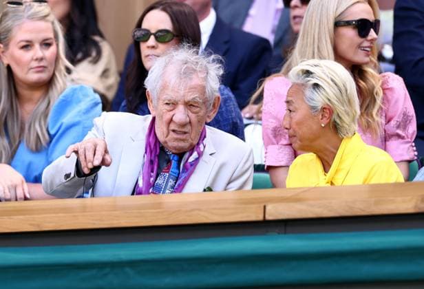 Ian McKellan in the Royal Box on Centre Court Wimbledon Tennis Championships, Day 9, The All England Lawn Tennis and Croquet Club, London, UK - 08 Jul 2025London The All England Lawn Tennis and United Kingdom  Copyright: xJamesxMarsh Shutterstockx 15389336l