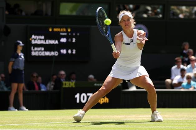 Laura Siegemund during her quarter final match Wimbledon Tennis Championships, Day 9, The All England Lawn Tennis and Croquet Club, London, UK - 08 Jul 2025London The All England Lawn Tennis and United Kingdom  Copyright: xEllaxLing Shutterstockx 15389337bg