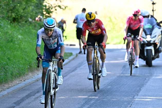 Tour de France 2025 Stage 4 ROUEN, FRANCE - JULY 08 : Asgreen Kasper (DEN) of EF Education - Easypost, Martinez Lenny (FRA) of Bahrain - Victorious, Abrahamsen Jonas (NOR) of Uno-X Mobility during stage 4 of the 112th edition of Tour de France an UCI World Tour 2.UWT cycling road race stage for Men Elite of 173 km with start in Amiens Metropole and finish in Rouen on July 8, 2025 in Rouen, France, 08 07 2025 ( Motordriver Kenny Verfaillie - Rouen France  Copyright: xJanxDexMeuleneirx