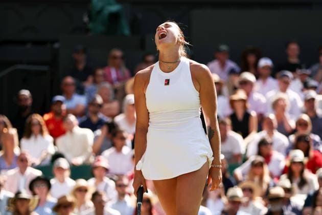 Aryna Sabalenka dejected during her quarter final match Wimbledon Tennis Championships, Day 9, The All England Lawn Tennis and Croquet Club, London, UK - 08 Jul 2025London The All England Lawn Tennis and United Kingdom  Copyright: xEllaxLing Shutterstockx 15389337cf