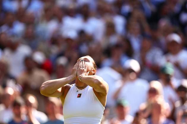 Aryna Sabalenka celebrates victory in her quarter final match Wimbledon Tennis Championships, Day 9, The All England Lawn Tennis and Croquet Club, London, UK - 08 Jul 2025London The All England Lawn Tennis and United Kingdom  Copyright: xJamesxMarsh Shutterstockx 15389336el