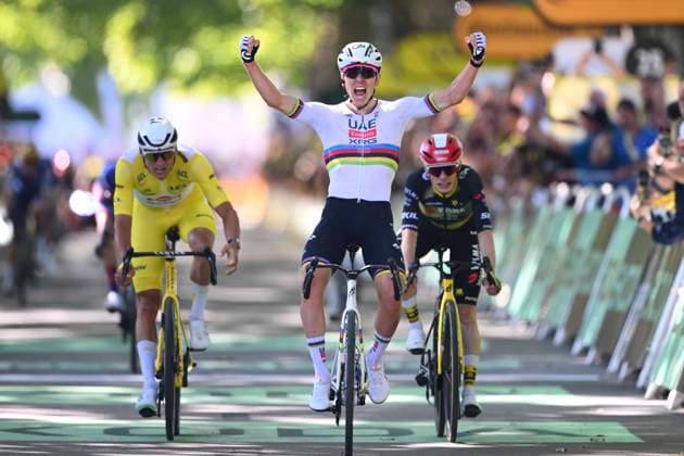 Tour de France 2025 Stage 4 ROUEN, FRANCE - JULY 08 : Pogacar Tadej (SLO) of UAE Team Emirates wins, second place for Van der Poel Mathieu (NED) of Alpecin - Deceuninck, third place for Vingegaard Jonas (DEN) of Team Visma Lease a Bike during stage 4 of the 112th edition of Tour de France an UCI World Tour 2.UWT cycling road race stage for Men Elite of 173 km with start in Amiens Metropole and finish in Rouen on July 8, 2025 in Rouen, France, 08 07 2025 ( Motordriver Kenny Verfaillie - Rouen France  Copyright: xVincentxKalutx