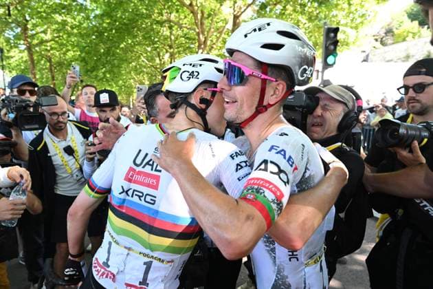 Tour de France 2025 Stage 4 ROUEN, FRANCE - JULY 08 : Pogacar Tadej (SLO) of UAE Team Emirates celebrates the victory with Almeida Joao (POR) of UAE Team Emirates after stage 4 of the 112th edition of Tour de France an UCI World Tour 2.UWT cycling road race stage for Men Elite of 173 km with start in Amiens Metropole and finish in Rouen on July 8, 2025 in Rouen, France, 08 07 2025 ( Motordriver Kenny Verfaillie - Rouen France  Copyright: xSzymonxGruchalskix