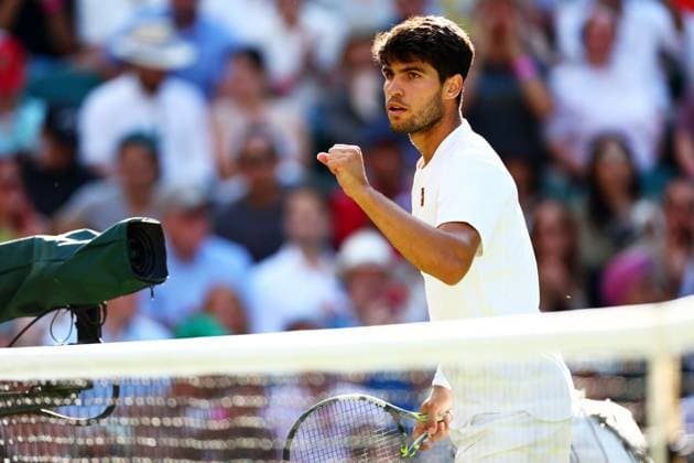 Carlos Alcaraz celebrates during his quarter final match Wimbledon Tennis Championships, Day 9, The All England Lawn Tennis and Croquet Club, London, UK - 08 Jul 2025London The All England Lawn Tennis and United Kingdom  Copyright: xJamesxMarsh Shutterstockx 15389336fl