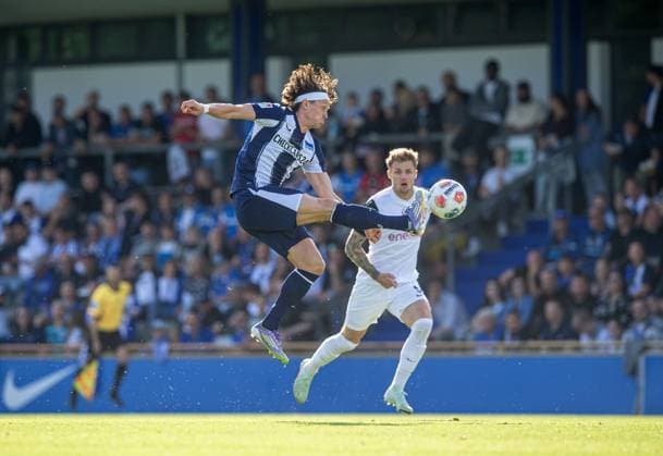 Fussball, Herren, Saison 2025 26, Testspiel, Hertha BSC - TSV Havelse, v.l. Fabian Reese (Hertha BSC), Dominic Minz (Havelse), 08.07. 2025, *** Soccer, Men, Season 2025 26, Test match, Hertha BSC TSV Havelse, f l Fabian Reese Hertha BSC , Dominic Minz Havelse , 08 07 2025, Copyright: xSebastianxRäppold MatthiasxKochx