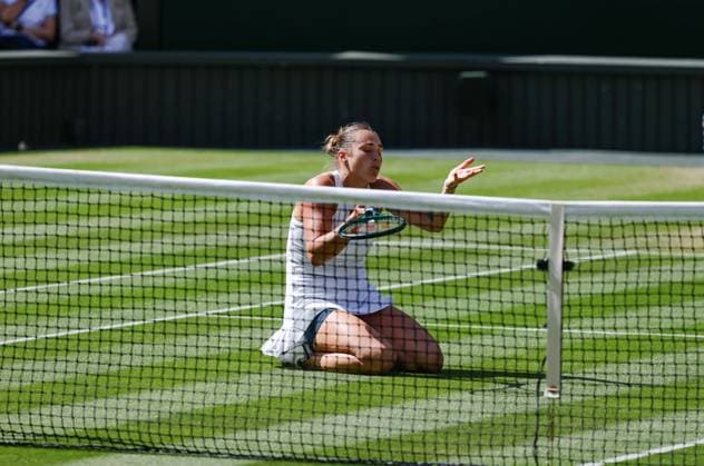 Wimbledon 2025 Day 9 Aryna Sabalenka v Laura Siegemund Wimbledon Championships 2025 Day 9, 08 07 25 Ladies’ Singles - Quarter Final Centre Court Aryna Sabalenka v Laura Siegemund Aryna Sabalenka shows her frustration  Copyright: xMarcxAspland ThexTimesx NINTCHDBPICT001008475767