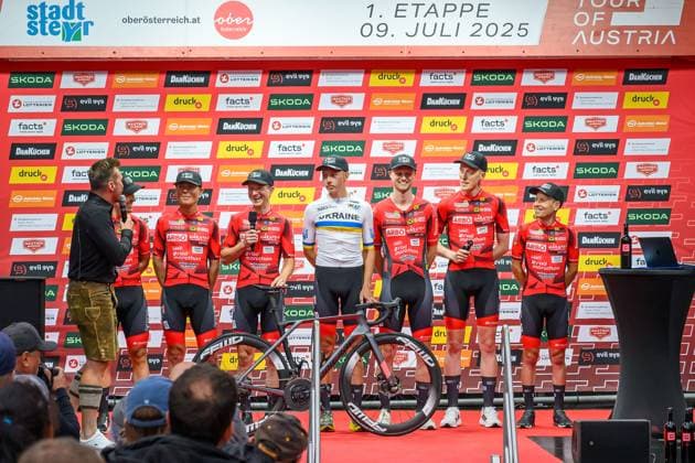 steyr, austria, 08 july 2025, prsentation of the teams of the tour of austria on the main square, stadtplatz