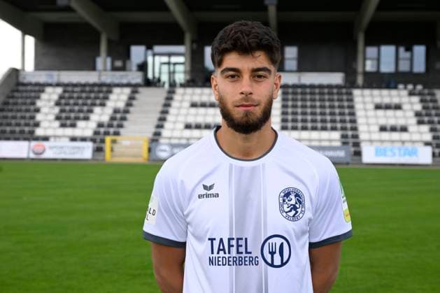 GER, Regionalliga West, SSVg Velbert Mannschaftsfoto und Potrait 8.07.2025,Velbert , IMS Arena, GER, Regionalliga West, SSVg Velbert Mannschaftsfoto und Potrait DFB- Regionalliga West regulations prohibit any use of photographs as image sequences and or quasi-video im Bild Max Machtemes ( SSVg Velbert 11 ).
