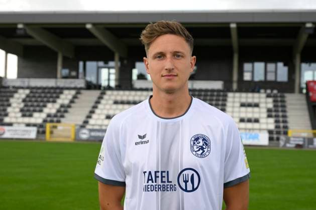GER, Regionalliga West, SSVg Velbert Mannschaftsfoto und Potrait 8.07.2025,Velbert , IMS Arena, GER, Regionalliga West, SSVg Velbert Mannschaftsfoto und Potrait DFB- Regionalliga West regulations prohibit any use of photographs as image sequences and or quasi-video im Bild Robin Hilger ( SSVg Velbert 17 ).