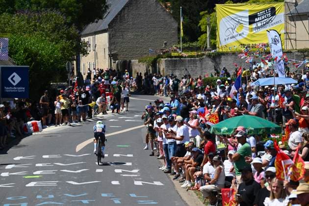 Tour de France 2025 Stage 5 CAEN, FRANCE - JULY 09 : Rubio Einer (COL) of Movistar Team during stage 5 of the 112th edition of Tour de France an UCI World Tour 2.UWT Individual Time Trial stage for Men Elite of 33 km with start in Caen and finish in Caen on July 9, 2025 in Caen, France, 09 07 2025 ( Motordriver Kenny Verfaillie - Caen France  Copyright: xVincentxKalutx