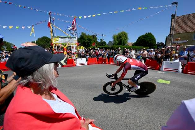 Tour de France 2025 Stage 5 CAEN, FRANCE - JULY 09 : rider of Lotto during stage 5 of the 112th edition of Tour de France an UCI World Tour 2.UWT Individual Time Trial stage for Men Elite of 33 km with start in Caen and finish in Caen on July 9, 2025 in Caen, France, 09 07 2025 ( Motordriver Kenny Verfaillie - Caen France  Copyright: xVincentxKalutx