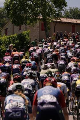 The pack riders during the 4th stage of the Giro d™Italia Women, from Castello Tesino to Pianezze, Italy Wednesday, July 9, 2025. - cycling .  Copyright: xMarcoxAlpozzi LaPressex