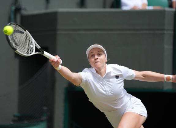 Tennis - 2025 Wimbledon Championships - Ladies singles- Quarter Final - Iga Swiatek v Liudmila Samsonova All England Lawn Tennis & Croquet Club - Wednesday 9th July 2025 Liudmila Samsonova 
