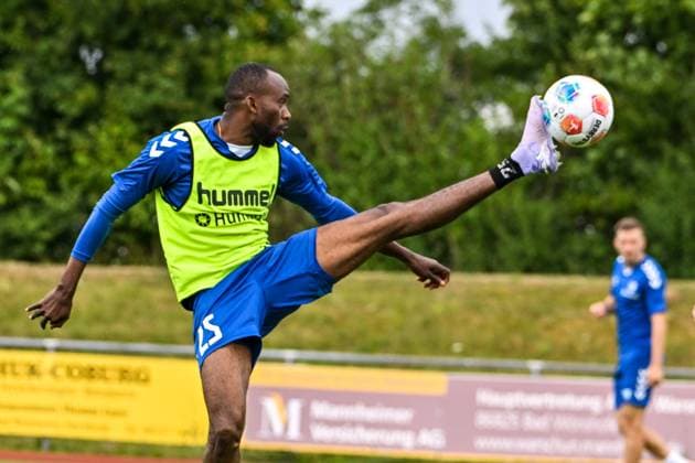 GER, 2. BL, 1. FC Magdeburg, Trainingslager in Bad Wörishofen 09.07.2025, Stadion Am Unteren Hart, Bad Wörishofen, GER, 2. BL, 1. FC Magdeburg, Trainingslager in Bad Wörishofen, im Bild Silas Gnaka (Magdeburg, 25)