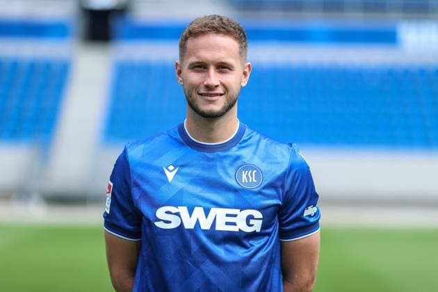 Christoph Kobald (Karlsruher SC, 22), GER, Karlsruher SC (KSC, Karlsruhe), Fussball, 2. Bundesliga, Portaettermin, Spielzeit 2025 2026, 09.07.2025, DFL REGULATIONS PROHIBIT ANY USE OF PHOTOGRAPHS AS IMAGE SEQUENCES AND OR QUASI-VIDEO, GER, Karlsruher SC (KSC, Karlsruhe), Fussball, 2. Bundesliga, Portraettermin, Spielzeit 2025 2026, 09.07.2025 Karlsruhe