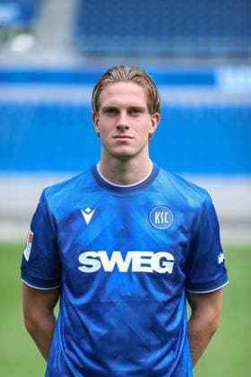 David Herold (Karlsruher SC, 20), GER, Karlsruher SC (KSC, Karlsruhe), Fussball, 2. Bundesliga, Portaettermin, Spielzeit 2025 2026, 09.07.2025, DFL REGULATIONS PROHIBIT ANY USE OF PHOTOGRAPHS AS IMAGE SEQUENCES AND OR QUASI-VIDEO, GER, Karlsruher SC (KSC, Karlsruhe), Fussball, 2. Bundesliga, Portraettermin, Spielzeit 2025 2026, 09.07.2025 Karlsruhe