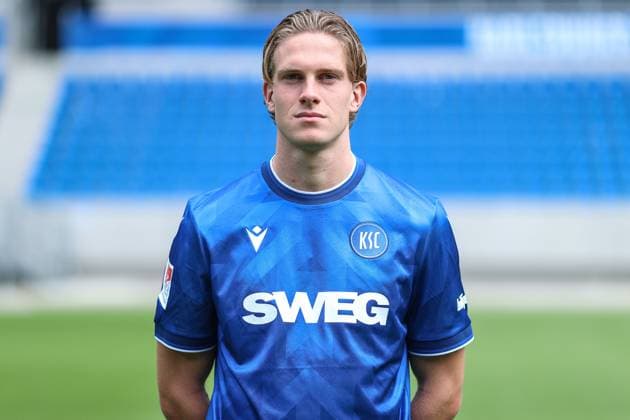 David Herold (Karlsruher SC, 20), GER, Karlsruher SC (KSC, Karlsruhe), Fussball, 2. Bundesliga, Portaettermin, Spielzeit 2025 2026, 09.07.2025, DFL REGULATIONS PROHIBIT ANY USE OF PHOTOGRAPHS AS IMAGE SEQUENCES AND OR QUASI-VIDEO, GER, Karlsruher SC (KSC, Karlsruhe), Fussball, 2. Bundesliga, Portraettermin, Spielzeit 2025 2026, 09.07.2025 Karlsruhe