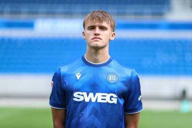 Paul Scholl (Karlsruher SC, 15), GER, Karlsruher SC (KSC, Karlsruhe), Fussball, 2. Bundesliga, Portaettermin, Spielzeit 2025 2026, 09.07.2025, DFL REGULATIONS PROHIBIT ANY USE OF PHOTOGRAPHS AS IMAGE SEQUENCES AND OR QUASI-VIDEO, GER, Karlsruher SC (KSC, Karlsruhe), Fussball, 2. Bundesliga, Portraettermin, Spielzeit 2025 2026, 09.07.2025 Karlsruhe