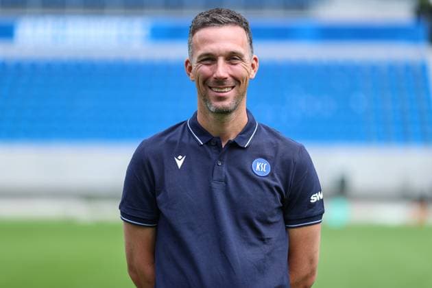 Christian Eichner (Karlsruher SC, Chef-Trainer), GER, Karlsruher SC (KSC, Karlsruhe), Fussball, 2. Bundesliga, Portaettermin, Spielzeit 2025 2026, 09.07.2025, DFL REGULATIONS PROHIBIT ANY USE OF PHOTOGRAPHS AS IMAGE SEQUENCES AND OR QUASI-VIDEO, GER, Karlsruher SC (KSC, Karlsruhe), Fussball, 2. Bundesliga, Portraettermin, Spielzeit 2025 2026, 09.07.2025 Karlsruhe